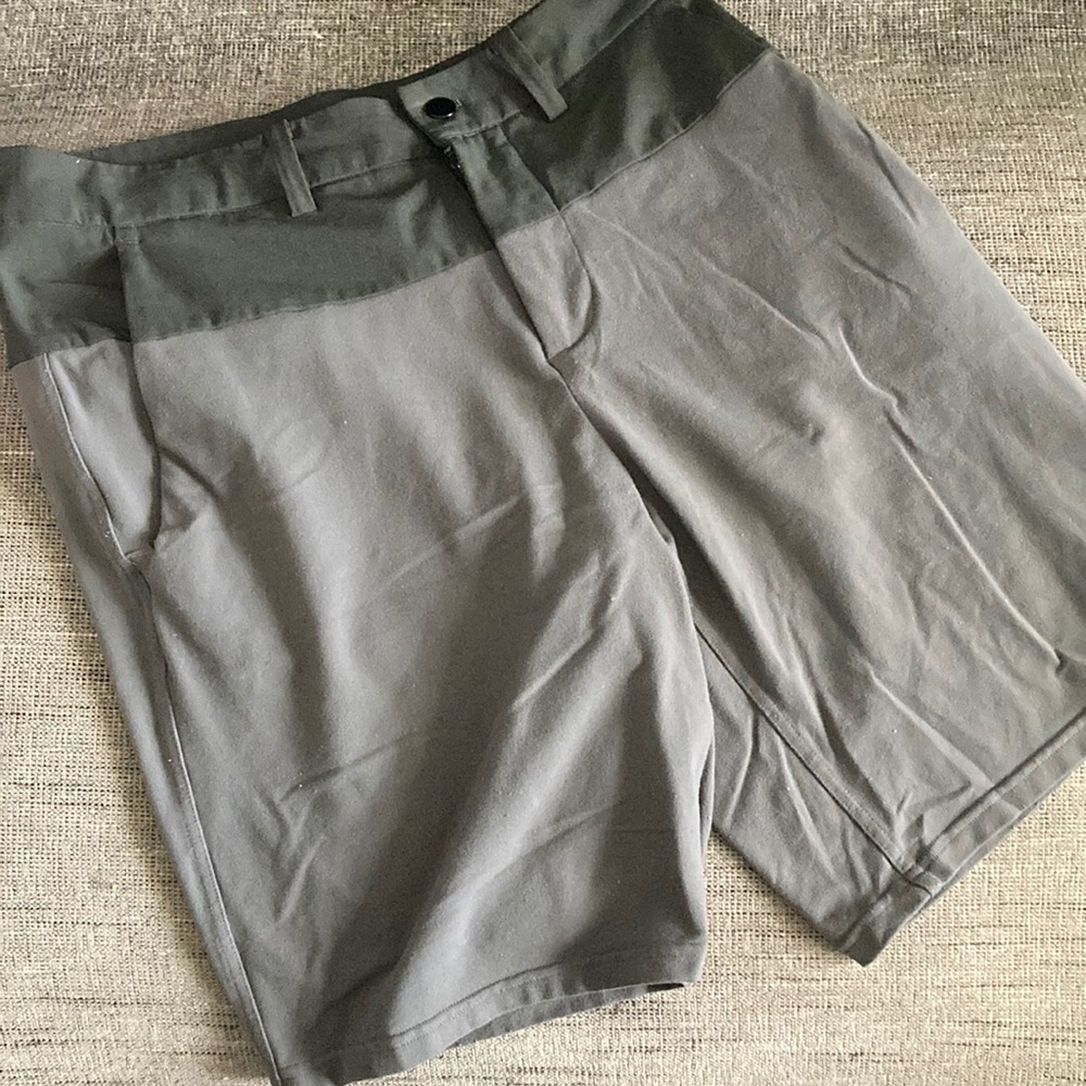 Lululemon Athletica Mens Golf Luon 10” Shorts 32